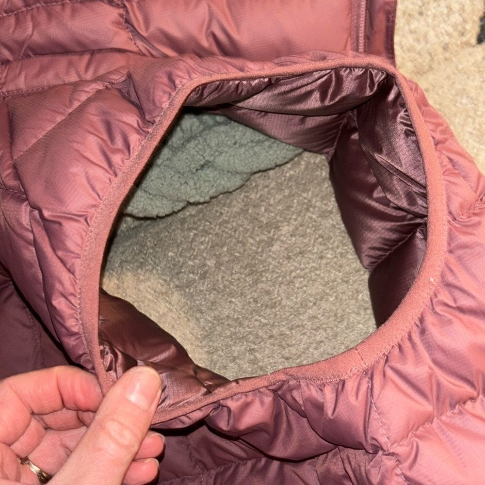 AK Burton Rose Down quilted Vest like new - Picture 12 of 16